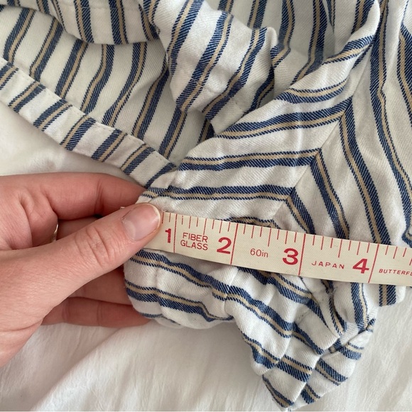 Hollister white and blue stripe paper bag shorts (lined w/ pockets) size Medium - Picture 7 of 13